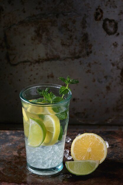 Limonata con lime e limone