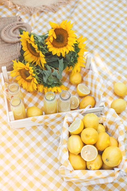 Limoni con girasoli