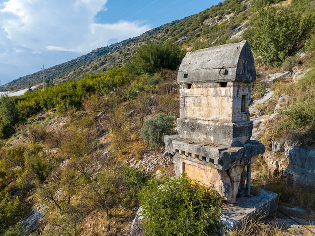 Limyra è una città antica storica situata nel distretto di Finike di Antalya, in Turchia.