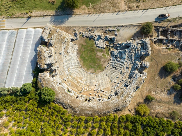 Limyra è una città antica storica situata nel distretto di Finike di Antalya, in Turchia.