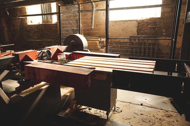 Linea di produzione della fabbrica di mobili in legno