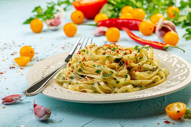 Linguine al prezzemolo e scaglie di peperoncino