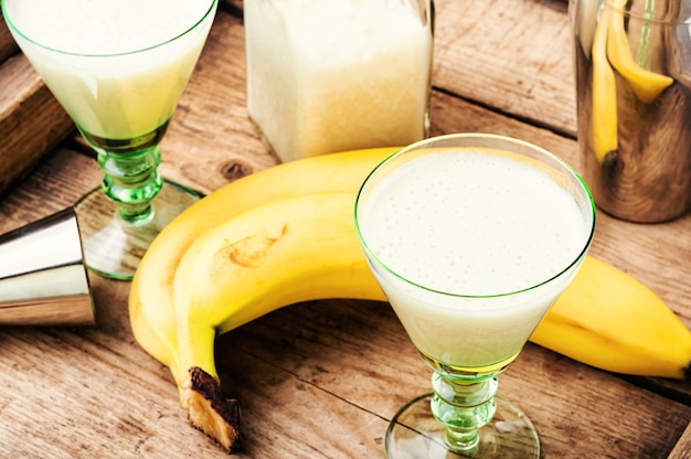 Liquore alla banana appetitoso.