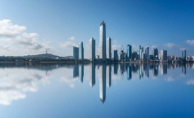 Lo skyline del moderno paesaggio architettonico urbano in Cina