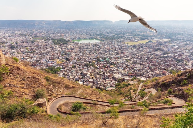 Lo skyline di Jaipur e la strada per Nahargarh Fort India