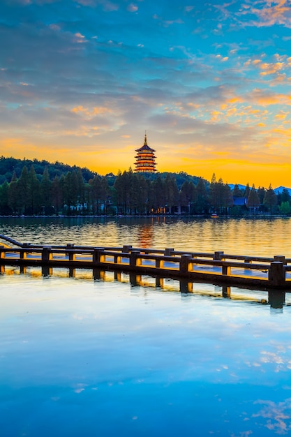 Lo splendido scenario di Hangzhou, West Lake