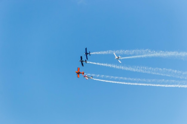 Lo squadrone Sky si esibisce a Copacabana a Rio de Janeiro in Brasile