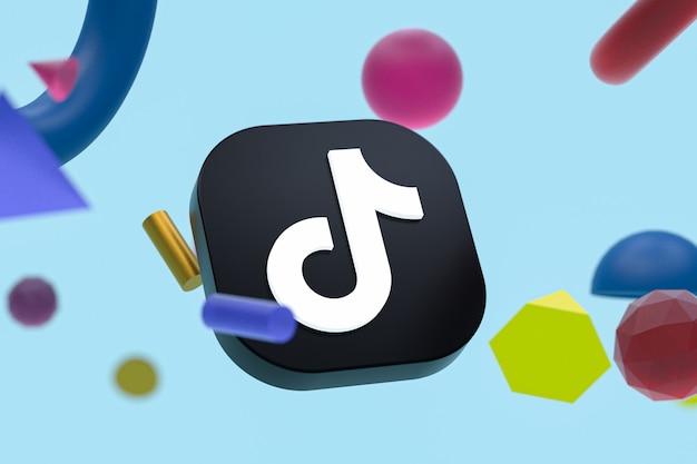 Logo Tiktok su sfondo geometrico astratto