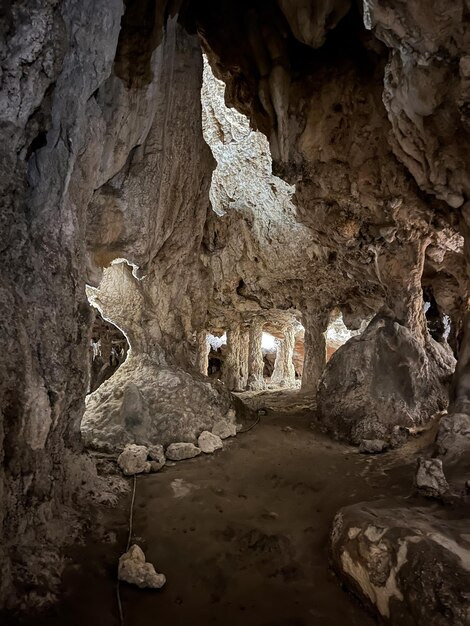 Lombriv è la grotta più grande d'Europa. Lombriv è uno dei grandi luoghi più visitati dell'Arige