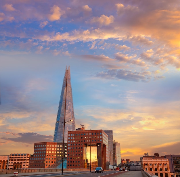 Londra The Shard building al tramonto