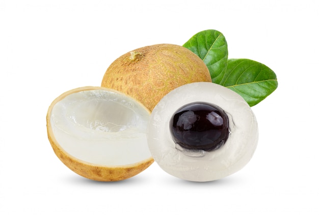 Longan fresco isolato