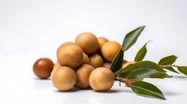 Longan su sfondo bianco Longan fresco