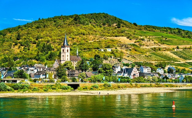 Lorch nella gola del Reno con la chiesa di San Martino in Germania