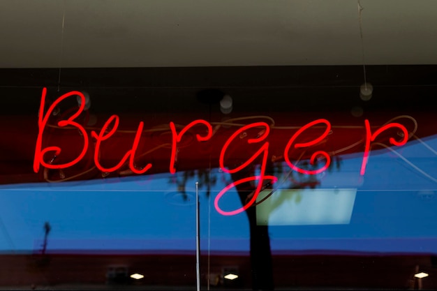 Luce al neon dell'hamburger