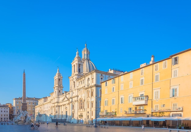 Luce dell'alba su Piazza Navona Piazza Navona edifici a Roma Italia