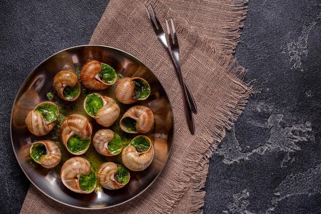 Lumache alla Borgogna con olio alle erbe e aglio