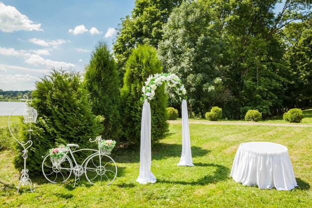 Luogo di matrimonio romantico decorato