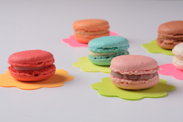 Macarons colorati francesi per dessert