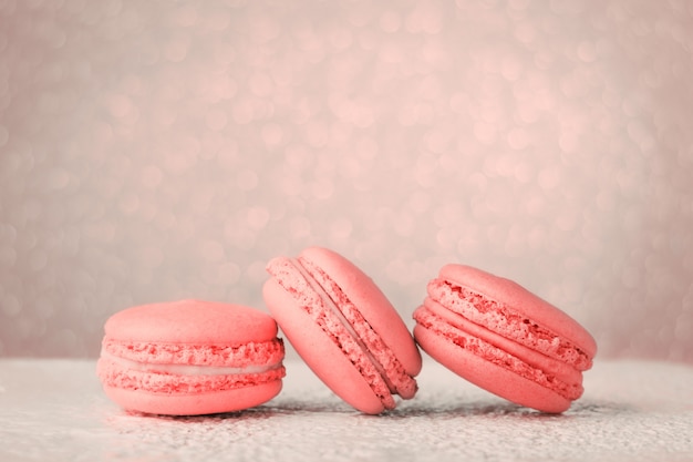 Macarons su sfondo glitterato