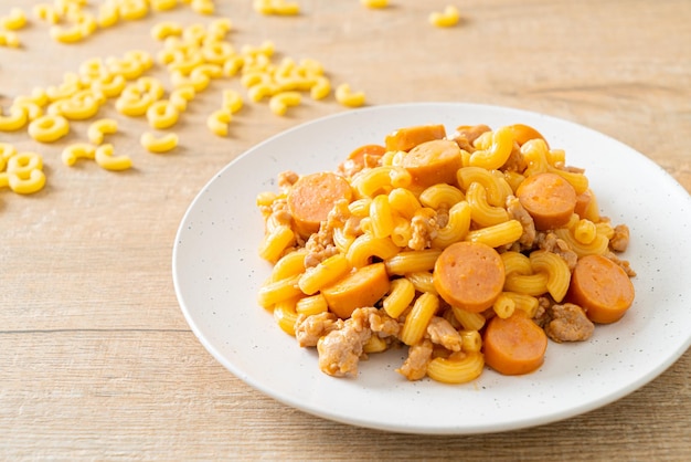 maccheroni fatti in casa salsiccia e macinato di maiale