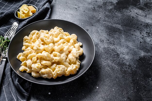 Maccheroni in salsa di formaggio