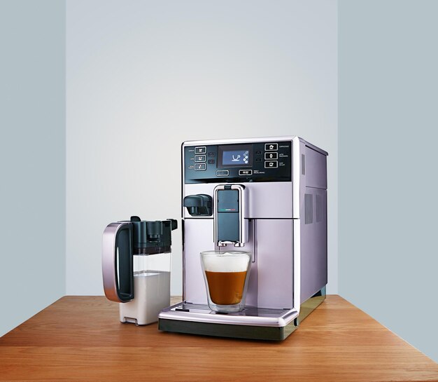 Macchina per caffè espresso in acciaio inossidabile isolata su sfondo personalizzato