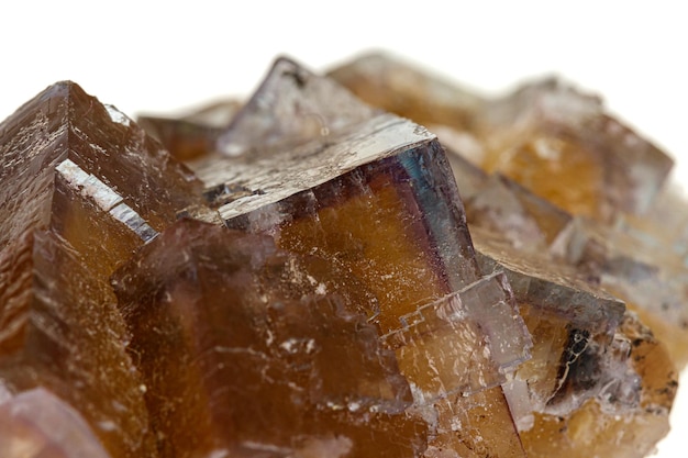 Macro minerale di pietra Fluorite su sfondo bianco