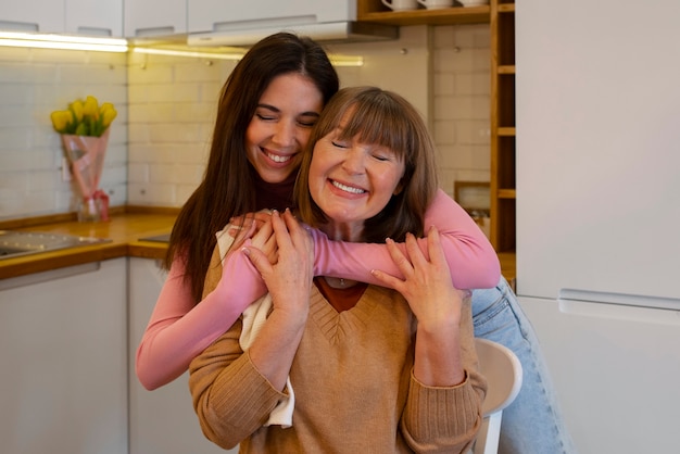 Madre e figlia del colpo medio