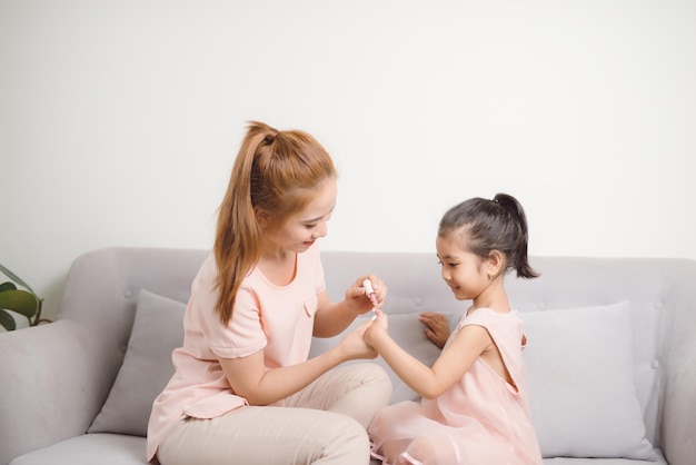 Madre e figlia nella stanza