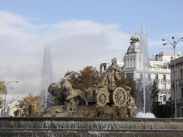 Madrid plaza de cibeles scuplture Municipio, ayuntamiento Communications Palace architettura punto di riferimento, vista dall'alto durante una giornata di sole in Spagna.