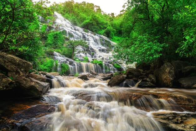 Mae Ya Waterfall, Tailandia.