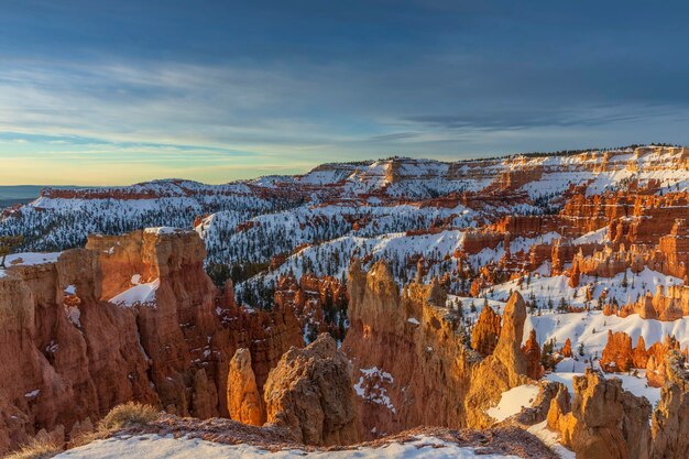 Maestoso Parco Nazionale del Bryce Canyon al tramonto