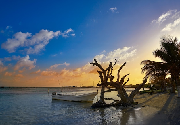 Mahahual spiaggia caraibica in Costa Maya