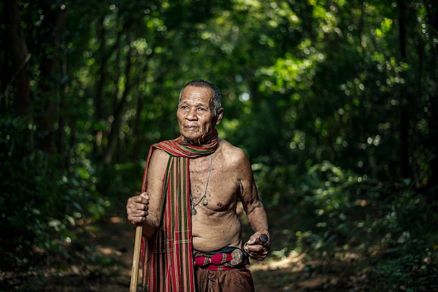 Mahout nel villaggio di Chang, provincia di Surin Thailandia.