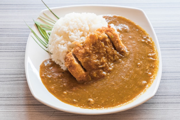 maiale fritto con riso al curry