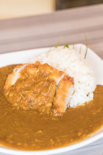 maiale fritto con riso al curry