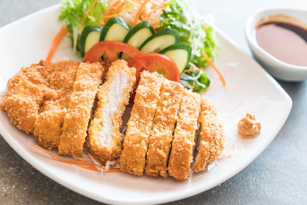 maiale fritto con verdure cotte