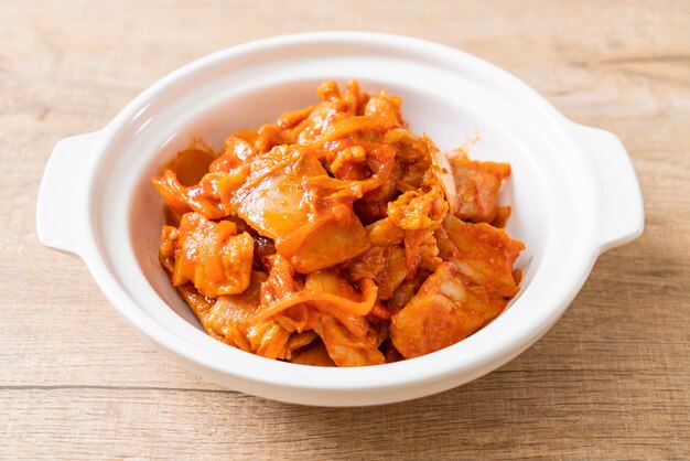 maiale saltato in padella con kimchi