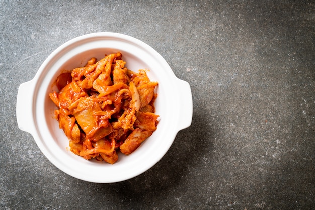 maiale saltato in padella con kimchi