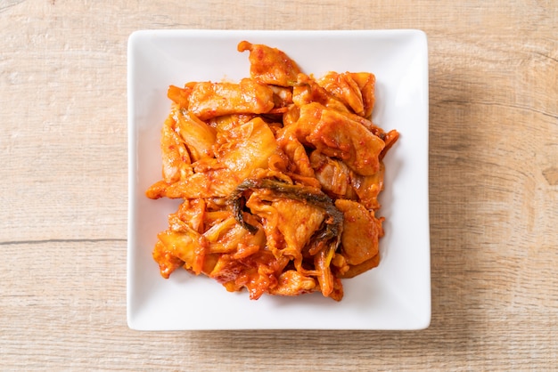 maiale saltato in padella con kimchi