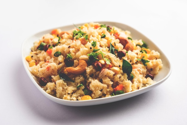 Mais dolce Upma makai rava uppittu preparato con o senza semola sana colazione indiana