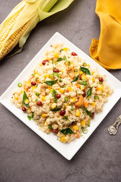 Mais dolce Upma makai rava uppittu preparato con o senza semola sana colazione indiana