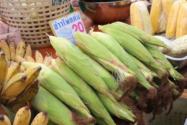 mais fresco al mercato