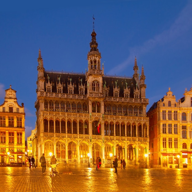 Maison du Roi di notte, Bruxelles, Belgio