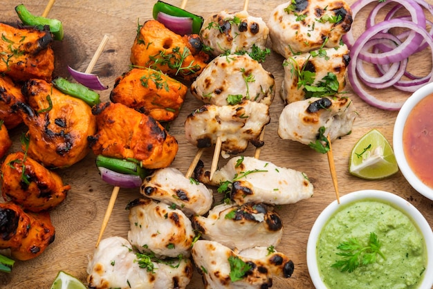 Malai Chicken Tikka o murgh malai è una deliziosa e succosa ricetta di pollo alla griglia