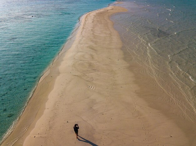 Maldive vista aerea panorama paesaggio spiaggia di sabbia bianca
