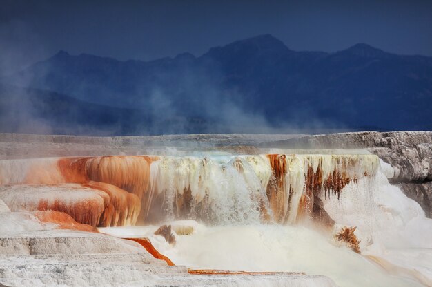 Mammoth Hot Springs a Yellowstone NP, USA