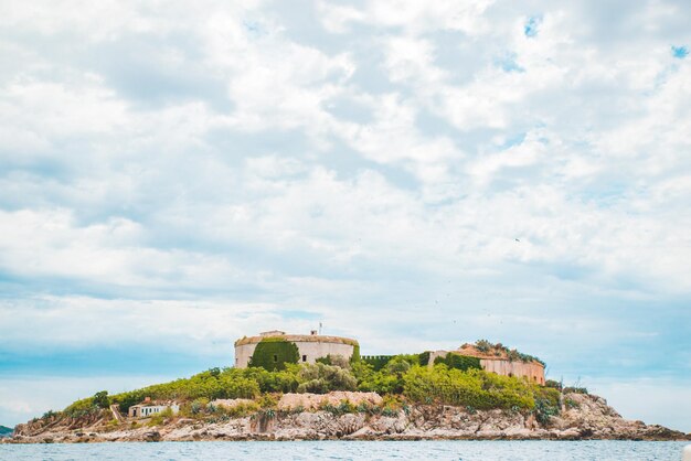 Mamula fortes all'isola del montenegro