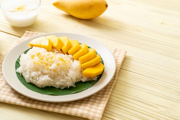 mango con riso appiccicoso