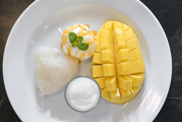 Mango con riso appiccicoso